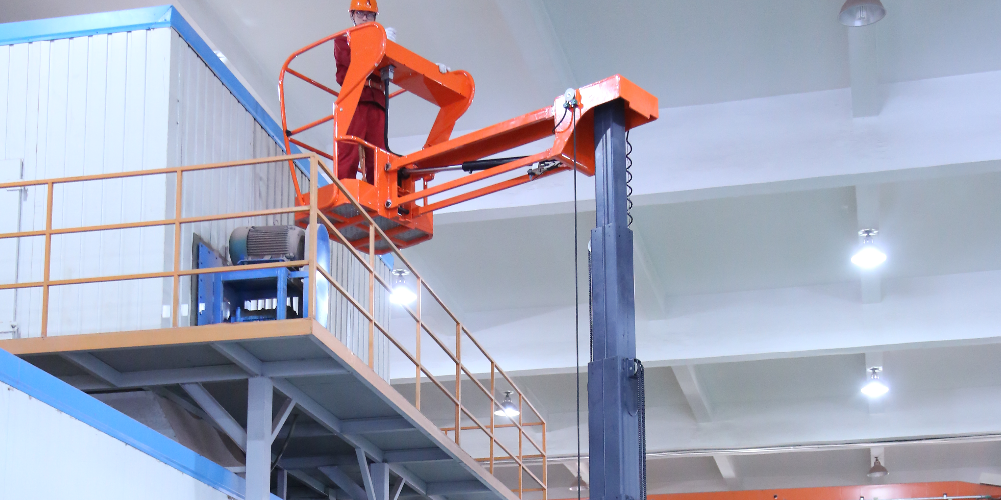 platform cherry picker working at heights